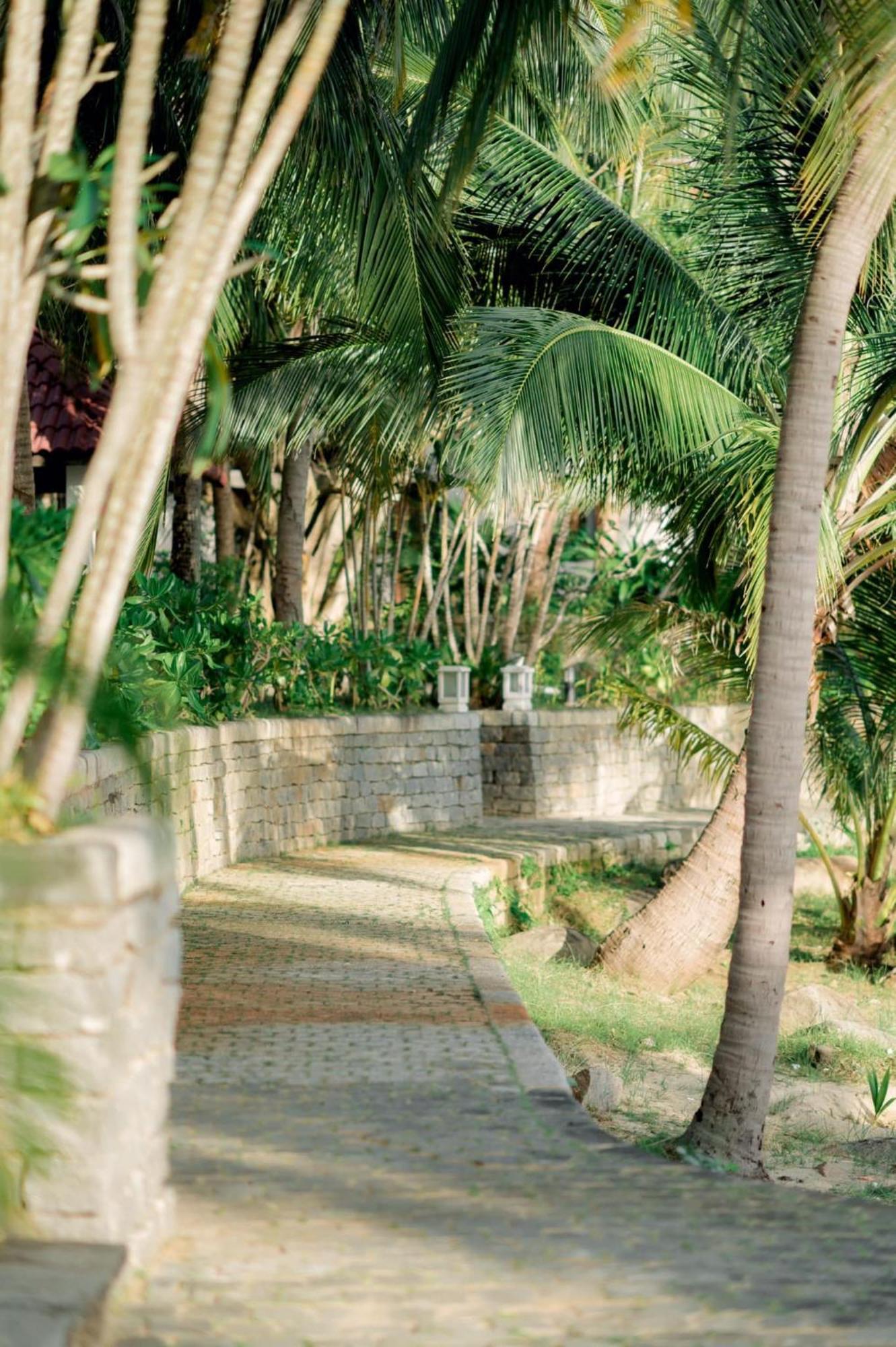 Son Tra Resort & Spa Danang Екстер'єр фото